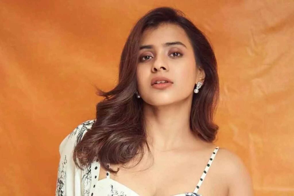 Hebah Patel – Biography, Age, Height, Boyfriend, Family, Net Worth, Movies and Career hebah patel